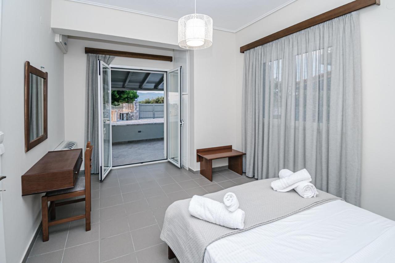 Terra Helios Suites & Studios Κυπαρισσία Δωμάτιο φωτογραφία
