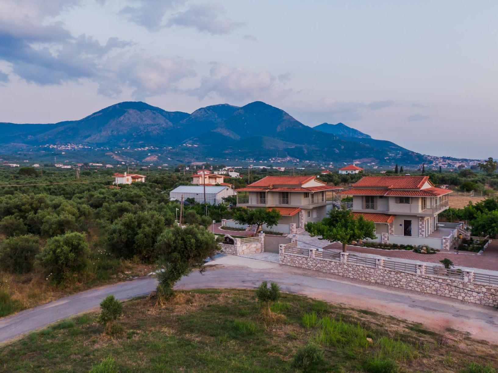 Terra Helios Suites & Studios Κυπαρισσία Εξωτερικό φωτογραφία
