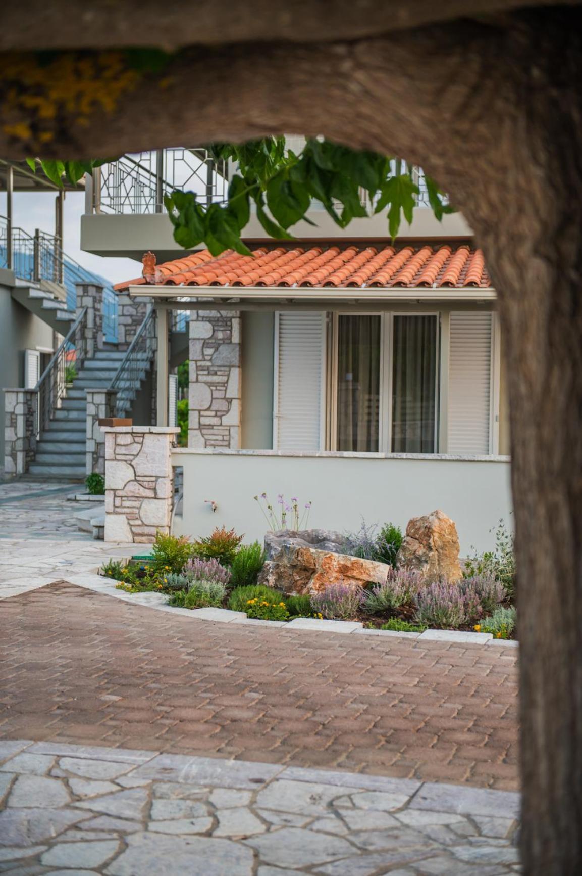 Terra Helios Suites & Studios Κυπαρισσία Εξωτερικό φωτογραφία