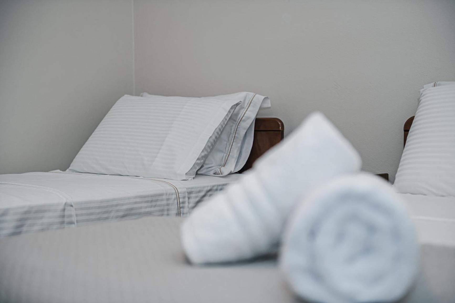 Terra Helios Suites & Studios Κυπαρισσία Δωμάτιο φωτογραφία